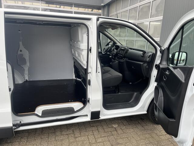 Renault TRAFIC 2.0 dCi 120 L1H1 120pk Airco Cruise controle 3-Persoons Telefoonverbinding Parkeersensoren achter 1e eigenaar Euro 6 Dealer onderhouden