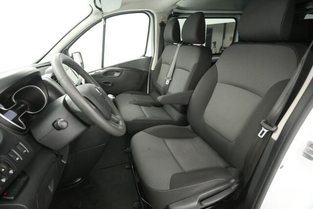 Renault TRAFIC 2.0 dCi T29 L2H1 | DC | 6-Zits | Airco | Cruise | Navi | Trekhaak | Imperiaal | Parkeersens.