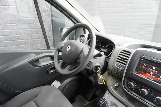 Renault TRAFIC 2.0 dCi 120PK EURO 6 - Airco - Navi - Cruise - ¤ 10.950,- Excl.