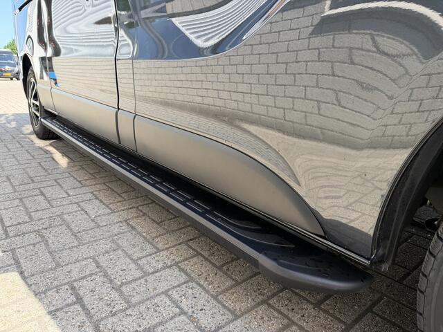 Renault TRAFIC 2.0 dCi 130pk T29 L2H1 DC 5 persoons Comfort / vaste prijs rijklaar ¤ 19.950 ex btw / lease vanaf ¤ 336 / donker grijs metallic / airco / cruise / trekhaak / euro 6 / bpm vrij !