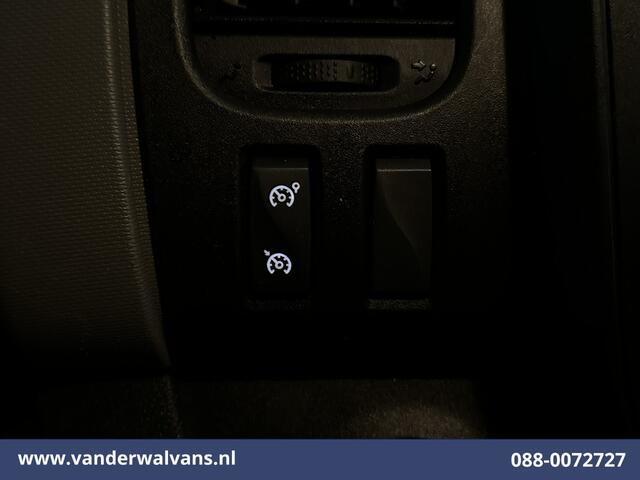 Renault TRAFIC 1.6 dCi L1H1 Euro6 Airco | Cruisecontrol | Trekhaak | Parkeersensoren Bijrijdersbank