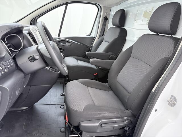 Renault TRAFIC 2.0dCi 120PK T29 L1H1 Trekhaak Airco Navi Euro 6 Cruise Control Bluetooth Pdc Betonplex Vloer Wandbetimmering Schuifdeur 2.000KG Trekgewicht 1e Eigenaar Origineel Nederlandse Auto