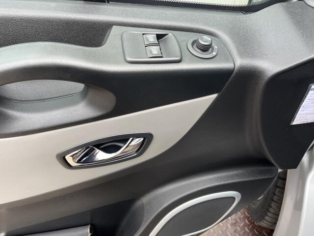 Renault TRAFIC Passenger 1.6 dCi 122pk Grand Intens Energy Airco Cruise control Navigatie Parkeersensoren achter 9 persoons Euro 6 Personenvervoer Groeps vervoer