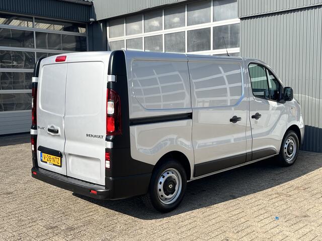 Renault TRAFIC 1.6 dCi L1H1 BTW en BPM VRIJ!! Airco Cruise controle 2-Persoons Telefoonverbinding Parkeersensoren achter 1e eigenaar Euro 6 Dealer onderhouden Ex overheid