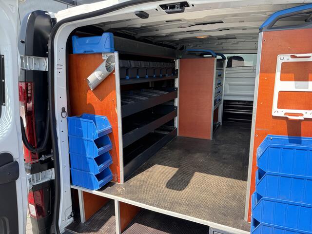 Renault TRAFIC 2.0 dCi 145 PK / AUTOMAAT / L1H1 / 2x SCHUIFDEUR / INRICHTING / TREKHAAK / IMPERIAAL / 3-ZITS