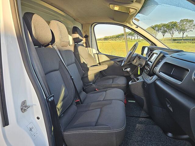 Renault TRAFIC 2.0 dCi 120 T27 L2H1 Comfort 120Pk, Imperiaal, Airco, Pdc, 1e Eigenaar