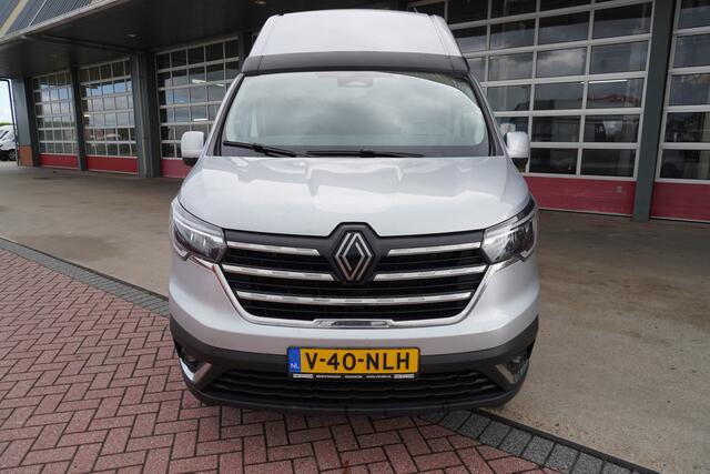 Renault TRAFIC 2.0 Blue dCi 170PK T30 L2H2 Rolstoelbus met schans nr. V186 | Airco | Cruise | Navi | trekhaak