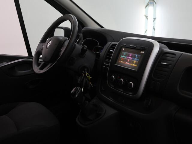 Renault TRAFIC 2.0 dCi | 120 PK | T29 | L2 H1 | Comfort | Trekhaak | Bluetooth | Navigatie | Imperiaal | Aluca Inrichting | 3-zits |