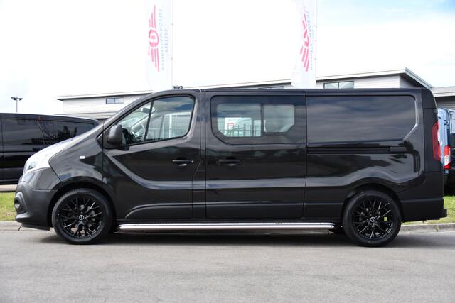 Renault TRAFIC 2.0 dCi 145 T29 L2H1 DC Black Edition Camera, Cruise, Clima, 145pk, Automaat, 2 x Schuifdeur, Trekhaak, Sensoren,