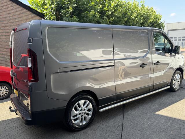 Renault TRAFIC 1.6 dCi T29 L2H1 Luxe Airco. Trekhaak. Dubbel schuifdeur.Navi. cruise contr . Stoel verwarming. side bars.