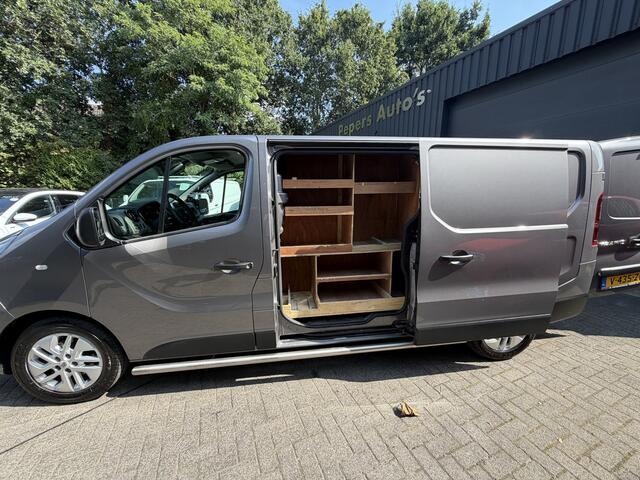 Renault TRAFIC 1.6 dCi T29 L2H1 Luxe Airco. Trekhaak. Dubbel schuifdeur.Navi. cruise contr . Stoel verwarming. side bars.