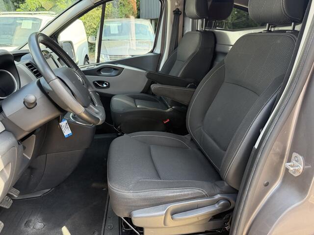Renault TRAFIC 1.6 dCi T29 L2H1 Luxe Airco. Trekhaak. Dubbel schuifdeur.Navi. cruise contr . Stoel verwarming. side bars.