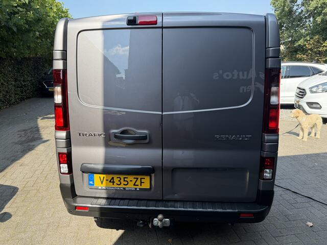 Renault TRAFIC 1.6 dCi T29 L2H1 Luxe Airco. Trekhaak. Dubbel schuifdeur.Navi. cruise contr . Stoel verwarming. side bars.