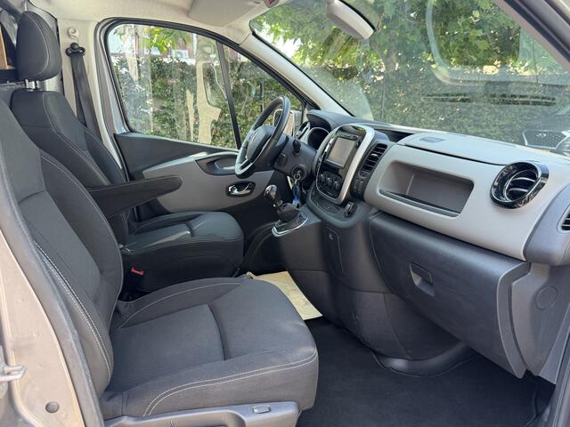 Renault TRAFIC 1.6 dCi T29 L2H1 Luxe Airco. Trekhaak. Dubbel schuifdeur.Navi. cruise contr . Stoel verwarming. side bars.