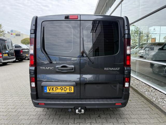 Renault TRAFIC 4+1 Rolstoelbus 2.0 dCi 145 T29 L2H1 Luxe (Mooie complete 4+1 Rolstoelbus met automaat!)