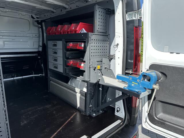 Renault TRAFIC 2.0 dCi 120 PK / L1H1 / 1e EIG. / **INRICHTING** / TREKHAAK / AIRCO / CRUISE / LED KOPLAMPEN
