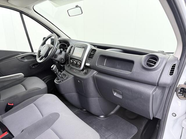 Renault TRAFIC 2.0DCi 120PK T29 Euro 6 3-Persoons 2X Schuifdeur Trekhaak Navi Airco Bluetooth Cruise Control DAB L1H1 Betonplex vloer Wandbetimmering 2.000KG Trekgewicht 1e Eigenaar Origineel Nederlandse Auto