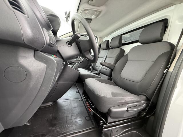 Renault TRAFIC 2.0DCi 120PK T29 Euro 6 3-Persoons 2X Schuifdeur Trekhaak Navi Airco Bluetooth Cruise Control DAB L1H1 Betonplex vloer Wandbetimmering 2.000KG Trekgewicht 1e Eigenaar Origineel Nederlandse Auto