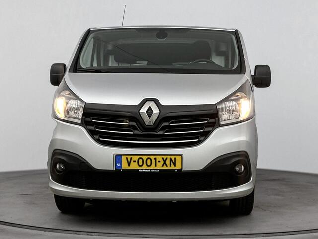 Renault TRAFIC 1.6 dCi 120 Pk T29 L2H1 Luxe | Navigatie | Airco | Cruise control | Parkeersensor achter | Zijschuifdeur Rechts | Trekhaak | Passagiersbank | Mistlampen Voor | Betimmering Laadruimte |