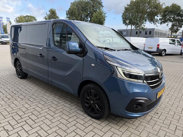 Renault TRAFIC 2.0 dCi automaat 145pk T29 L2H1 Luxe / vaste prijs rijklaar € 17.650 ex btw / euro 6 / bpm vrij / blauw metallic / comfort stoelen / trekhaak / airco / cruise / navigatie