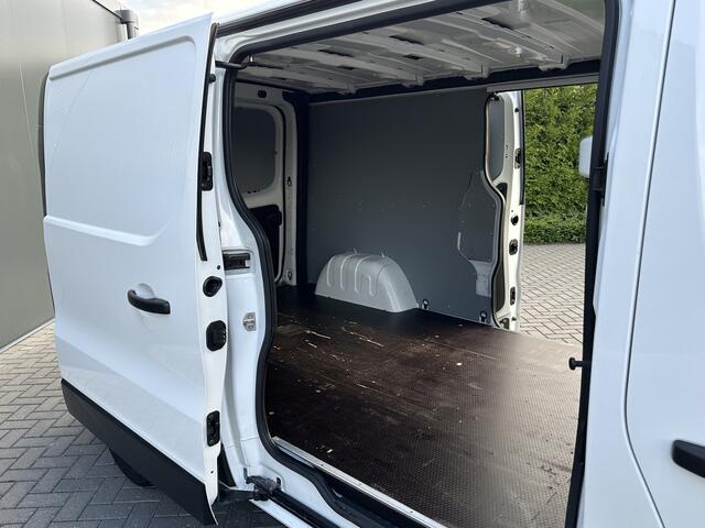 Renault TRAFIC 2.0 dCi 120 PK / L2H1 / 1e EIG. / DUBBELE SCHUIFDEUREN / TREKHAAK / LED KOPLAMPEN / AIRCO / CRUISE – foto 10