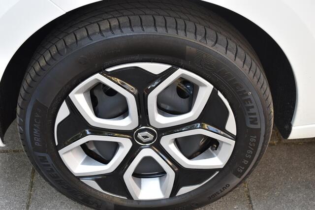 Renault TWINGO Z.E. R80 E-Tech Equilibre 22 kWh / MULTIMEDIA EN NAVIGATIE / PARKEERSENSOREN /