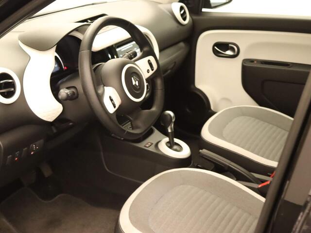 Renault TWINGO Z.E. R80 Collection - ORIGINEEL NEDERLANDSE AUTO - 60 KW - CLIMATE CONTROL - VOORSTOELEN VERWARMD - NAVIGATIE - BLUETOOTH - LICHT/ REGENSENSOR - ELEKTRISCHE RAMEN VOOR - CENTRALE VERGRENDELING MET AFSTANDSBEDIENING