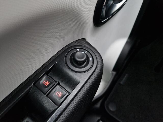 Renault TWINGO Z.E. R80 Collection | Navi | Clima | DAB | Cruise | PDC | Licht- en Regensensor |