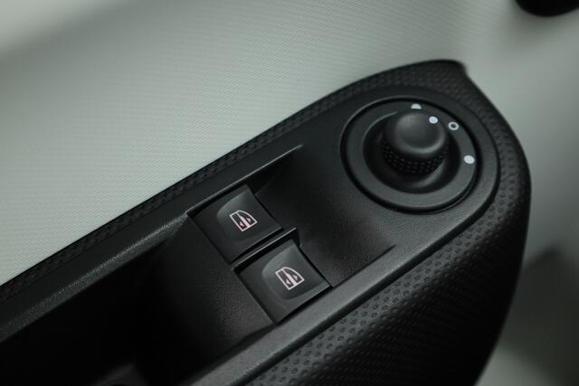 Renault TWINGO Z.E. R80 Intens | Navi by App | Mistlampen | PDC | Clima | All Seasons