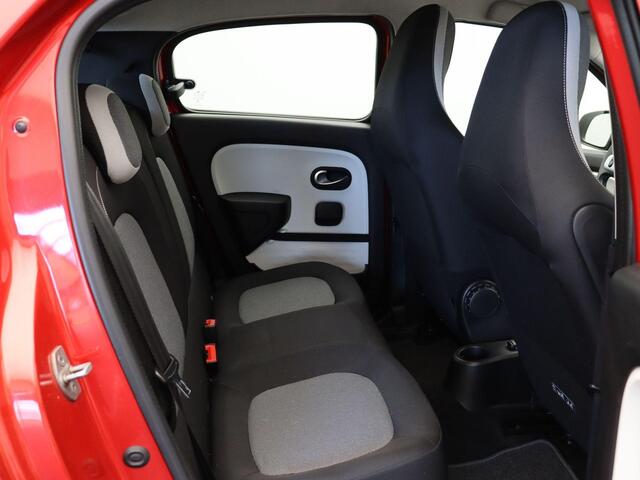 Renault TWINGO SCe 75pk Intens | AUTOMAAT | Maar 18.984km! | Cruise Control | Automatische Airco |