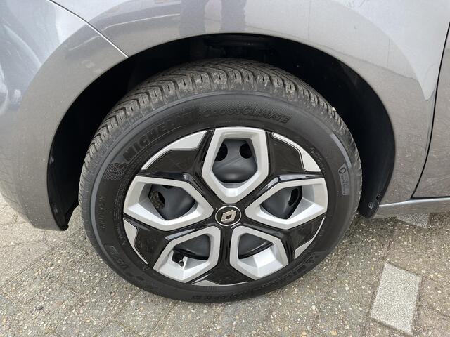 Renault TWINGO Z.E. R80 E-Tech Equilibre 22 kWh / AIRCO / ALL SEASON BANDEN MICHELIN / MULTIMEDIA
