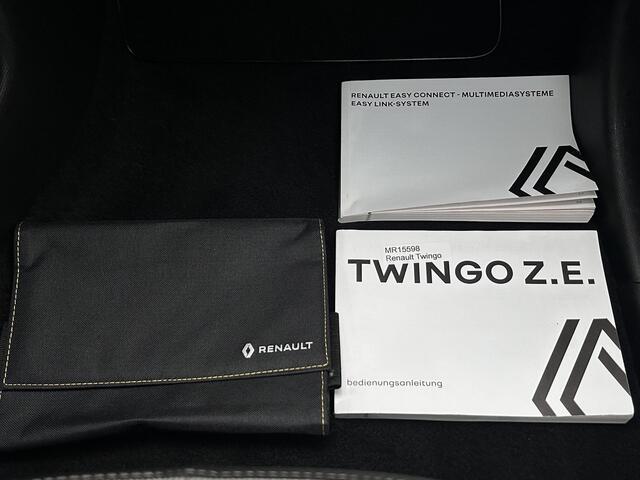 Renault TWINGO Z.E. R80 E-Tech Equilibre 22 kWh Automaat / Koop accu / Dealer onderhouden / 3 fase laden / Stoelverwarming / Navigatie via Apple Carplay Android /