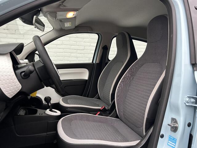 Renault TWINGO Z.E. R80 E-Tech Equilibre 22 kWh Automaat / Koop accu / Dealer onderhouden / 3 fase laden / Stoelverwarming / Navigatie via Apple Carplay Android /