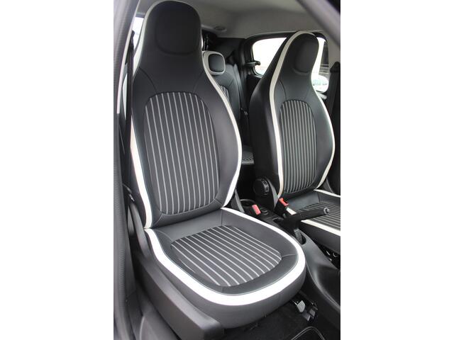 Renault TWINGO 1.0 SCe Intens Airco/Achteruitrijcamera/Parkeersensoren/Apple carplay/Cruise control/Bluetooth/LED koplampen/Multifunctioneel stuurwiel/Spraakbediening/15'' Lichtmetalen velgen/Elektrische ramen/Elektrisch verstelbare spiegels.