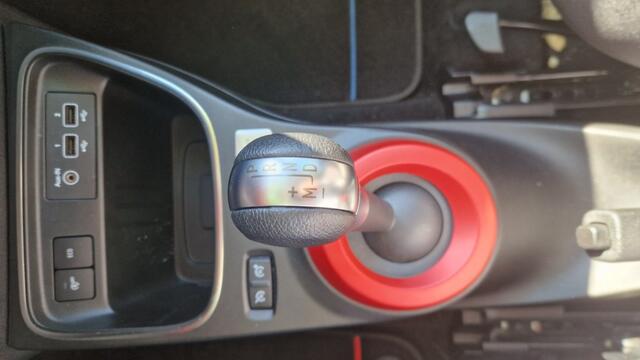 Renault TWINGO Intens Le Coq Sportif Tce 90 EDC-Automaat
