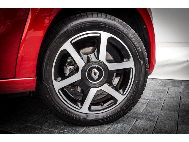 Renault TWINGO 0.9 TCe Intens 90 PK MOTOR UNIEK EN RIJKLAAR. | Climat | 15 inch LMV | DAB Radio | | Cruise control |