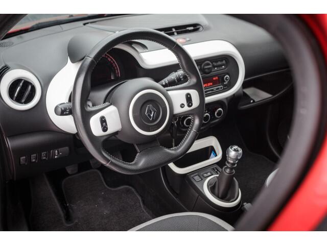 Renault TWINGO 0.9 TCe Intens 90 PK MOTOR UNIEK EN RIJKLAAR. | Climat | 15 inch LMV | DAB Radio | | Cruise control |