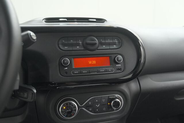 Renault TWINGO SCe 70 Intens | Parkeersensoren | Cruise Control | Climate Control | 15 Inch Lichtmetalen Velgen
