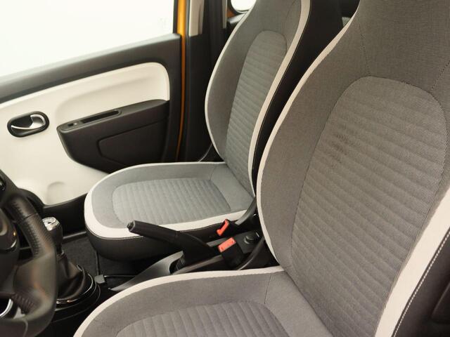 Renault TWINGO 1.0 SCe Collection | Renault EASY LINK multimediasysteem incl. DAB+ met Android Auto en Apple CarPlay | Met leder bekleed stuurwiel | Pack Look Interieur 'Noir' |
