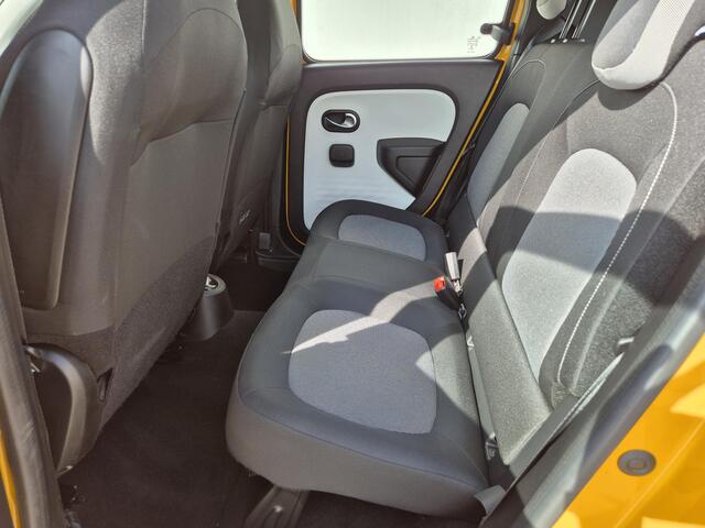 Renault TWINGO Z.E. R80 Collection Automaat / Accu SoH 91,66% / Navigatie via Apple Carplay of Android Auto / Stoelverwarming / Cruise control / Parkeersensoren achter / Elektrische ramen voor /