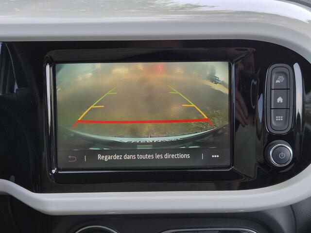 Renault TWINGO Z.E. R80 Intens Automaat / Accu SOH 92,59% / Apple Carplay Android Auto / Cruise control / Achteruitrijcamera / Climate control / Navigatie / Parkeersensoren achter / Lichtmetalen wielen 15" /