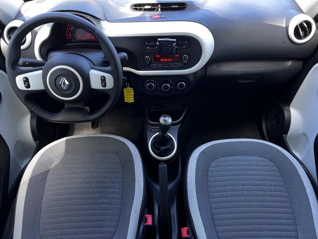 Renault TWINGO 0.9 TCe Limited / Zeer weinig km / Dealer onderhouden / Stoelverwarming / Airco / All Season banden / 15" Lichtmetalen wielen /