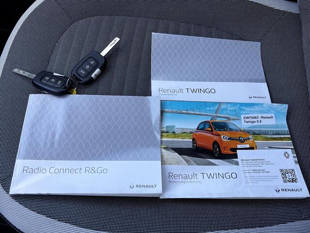 Renault TWINGO 0.9 TCe Limited / Zeer weinig km / Dealer onderhouden / Stoelverwarming / Airco / All Season banden / 15" Lichtmetalen wielen /