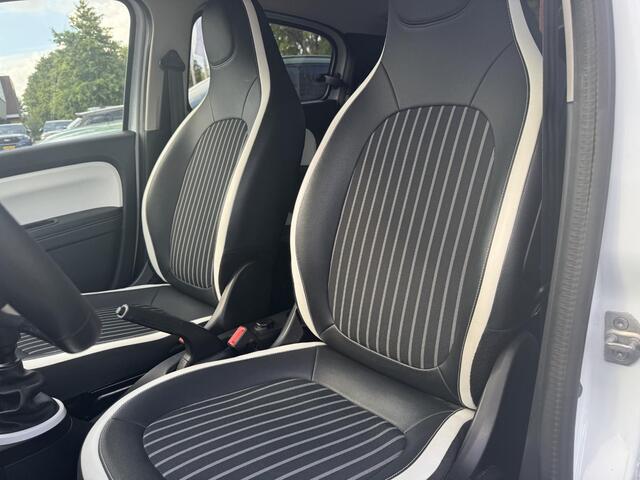 Renault TWINGO 1.0 SCe Intens | Achteruitrijcamera | Cruise Control | Climate Control | Lichtmetalen Wielen |