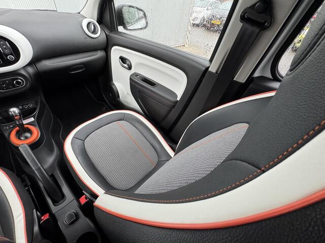 Renault TWINGO Z.E. R80 Série Limitée Vibes / Navigatie / Stoelverwarming / Climate Control / Cruise Control / Achteruitrijcamera / NL Auto / Allseason banden