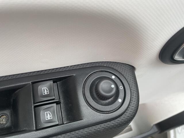 Renault TWINGO 1.0 SCe Collection / PARKEERSENSOREN / AIRCO / BLUETOOTH