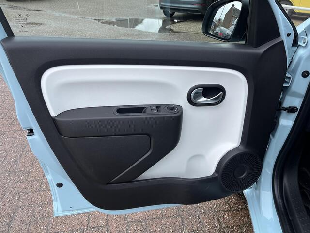 Renault TWINGO Z.E. R80 Collection Volledig electrisch, digitaal, CarPlay, 4 deuren, airco. Goed onderhouden.