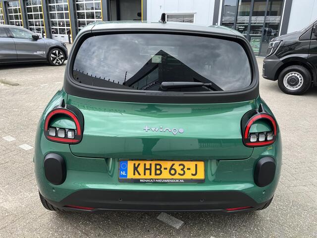 Renault TWINGO urban range techno 27.5 kWh / Demo Zuidoost / Vraag naar beschikbaarheid / Pack Privilege / 18 inch Lichtmetalen velgen