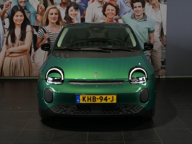 Renault TWINGO urban range techno 80pk - Demo! - Stoelverwarming - Parkeerassistent - Dodehoek
