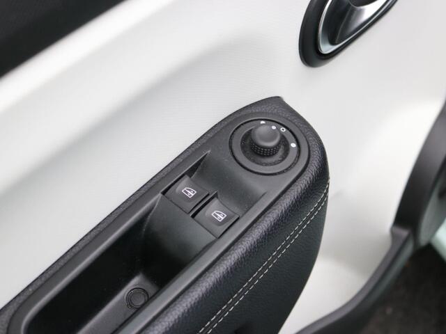 Renault TWINGO 1.0 SCe Intens / Apple CarPlay & Android Auto / Cruise Control / All Seasonbanden / Airco Climate Control / 16" LMV / Historie aanwezig / Navigatie /